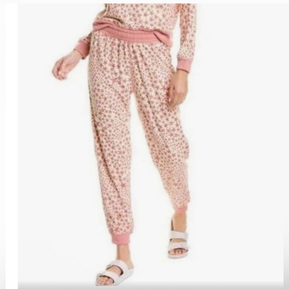 L*Space, Skyler‎  Sweatpants/Joggers, Cream/Pink Star Print, Size Small - NWT - Picture 3 of 9